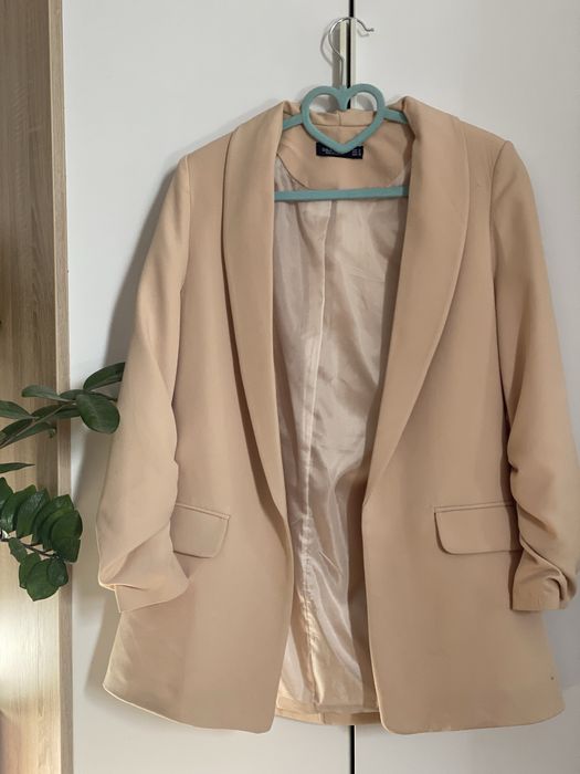 Жекет жіночий класичний