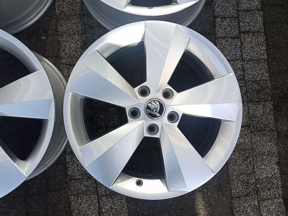 OEM 17" Skoda Superb Octavia Kodiaq Karoq Passat Tiguan Touran j. Nowe