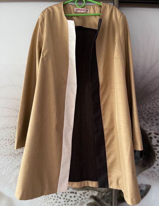 Плащ для дівчинки Gloria Jeans з кишенями