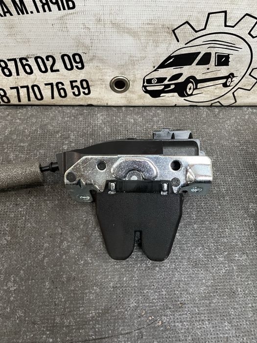 Замок кришки багажника Mercedes E-Class W212 / C-class W204