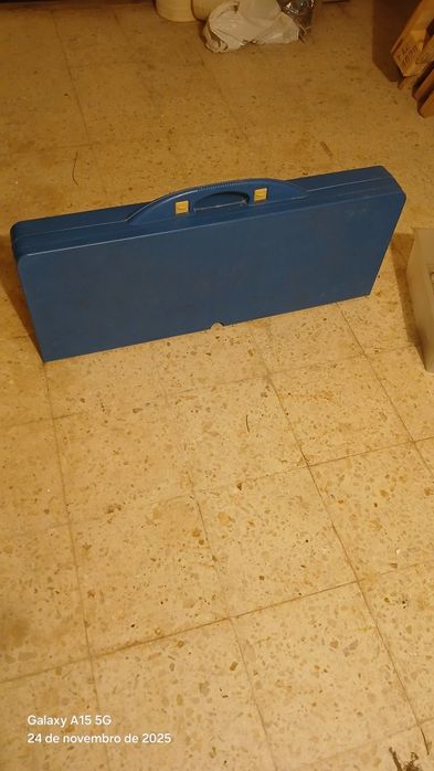 Mesa de campismo com assentos