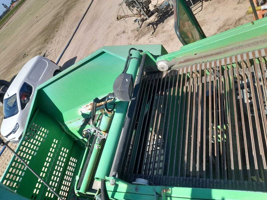 Colhedora de Batatas AVR Spirit 6100