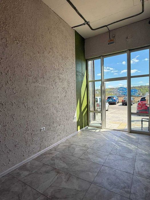 ОРЕНДА: Недорого! Компактний фасад 21.7 м² під бізнес. Запрошую на перегляд!