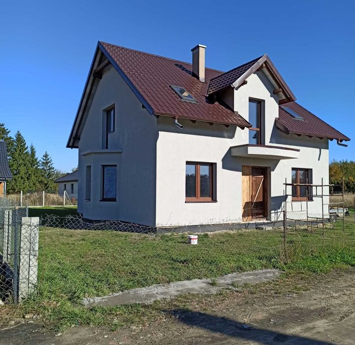 Wyjątkowy Dom Jednorodzinny z Dużym Garażem - Wałcz, Półwiejska