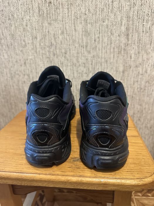 Продам кросівки Adidas