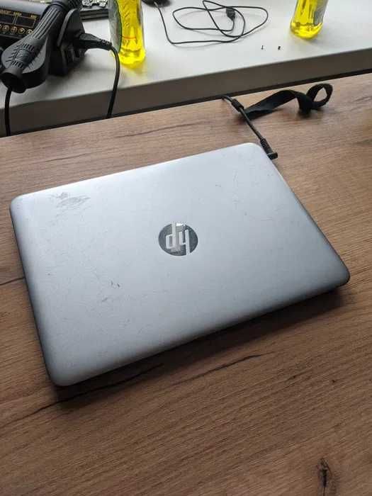 Ноутбук HP 820 G3 12.5" на деталі