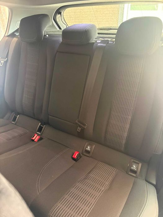 PEUGEOT 308 1.2 PureTech Business Line
