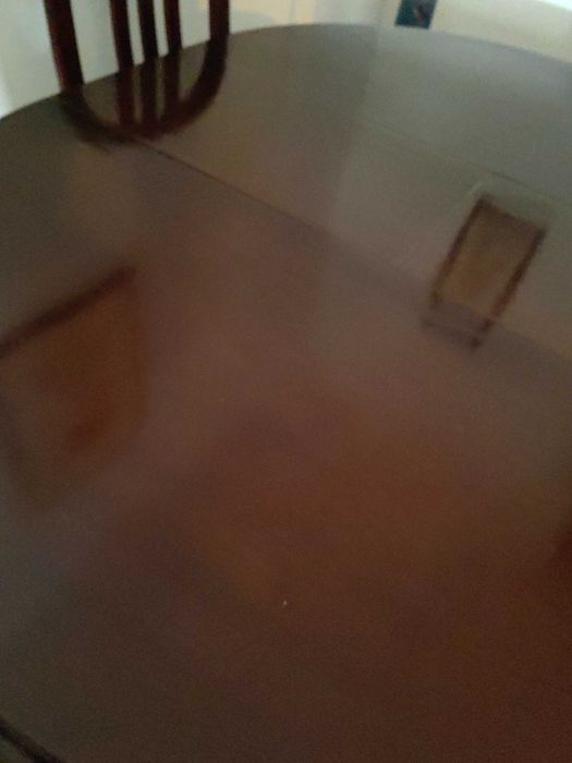 Mesa de jantar e 6 cadeiras