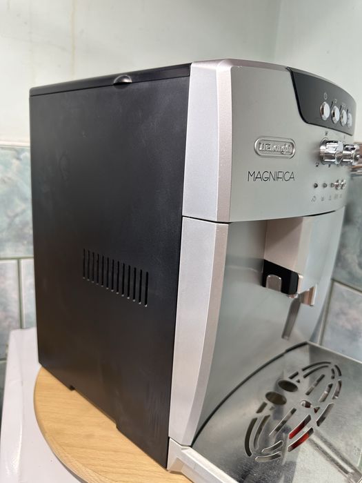 Продам кавомашину Delonghi