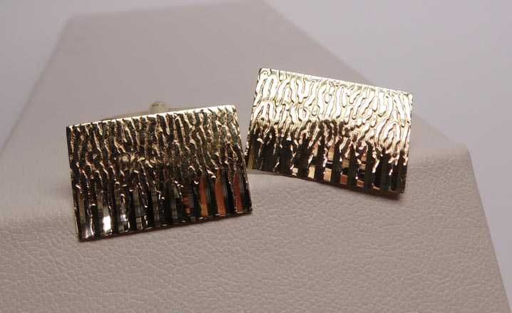 Złote spinki ciekawe prostokątne ozdoby vintage.