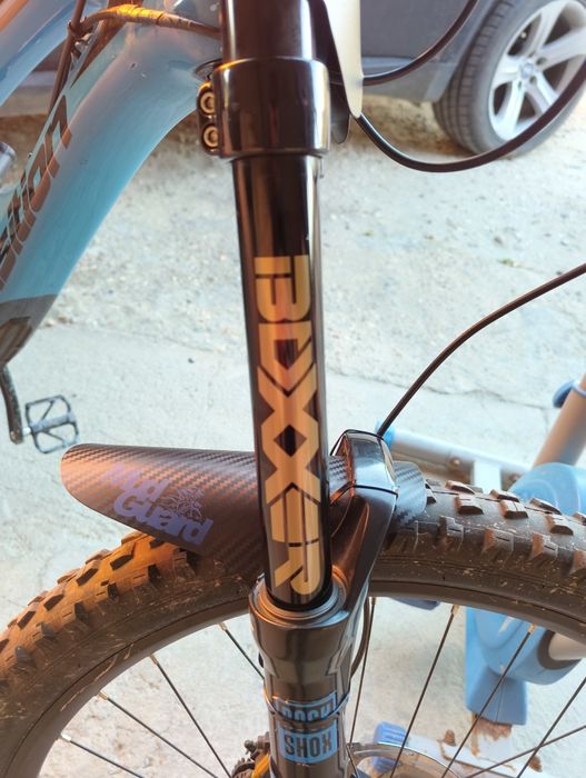 Vendo URGENTE  bicicleta downhill toda em carbono