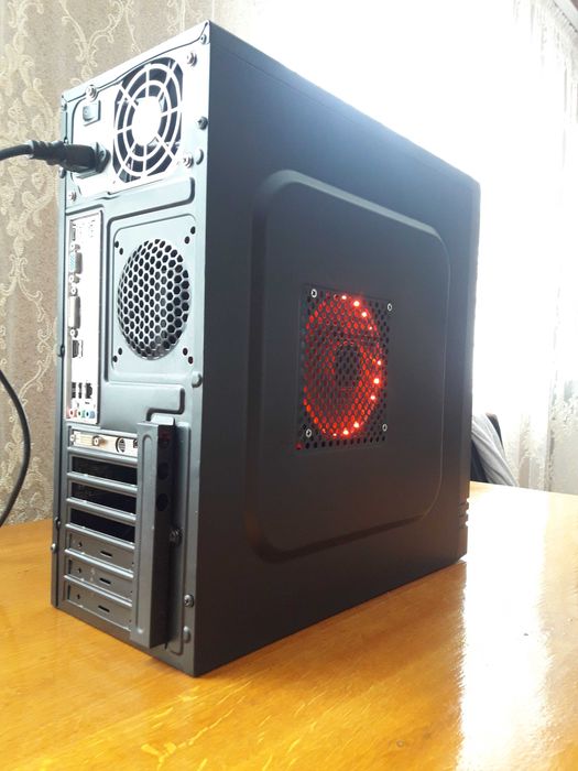Шустрий системний блок 4-ядра 8-ОЗУ 320 HDD відео 1 гб DDR 5