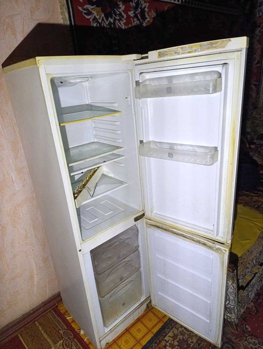 Холодильник Samsung  (не робочий)