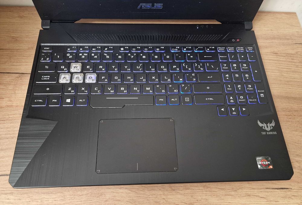 Asus Tuf Gaming FX505D/IPS/Ryzen 5 3550H/16GB/256SSD/GTX1050