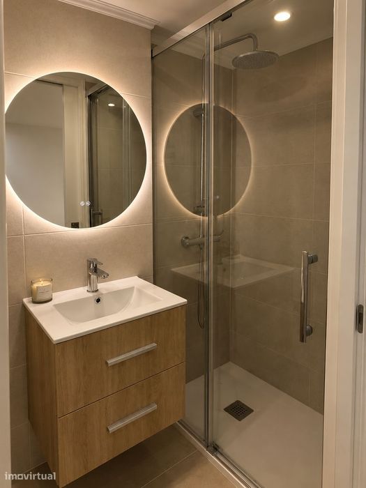 T0+1 remodelado e mobilado no centro de Lisboa | Pátio interior  e AC