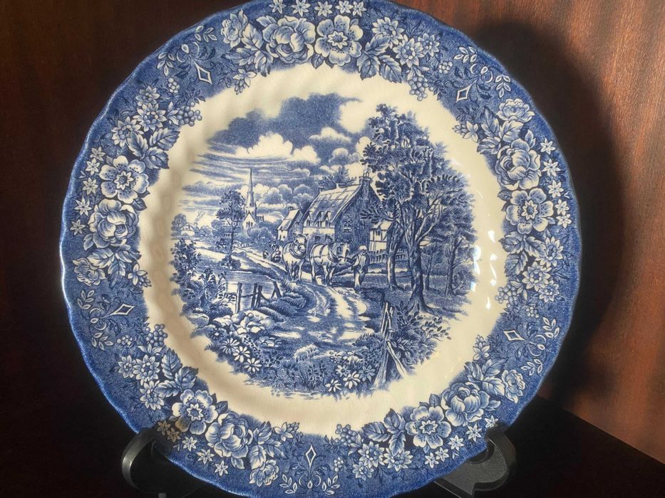 Pratos de Porcelana Antigo Royal Tudor