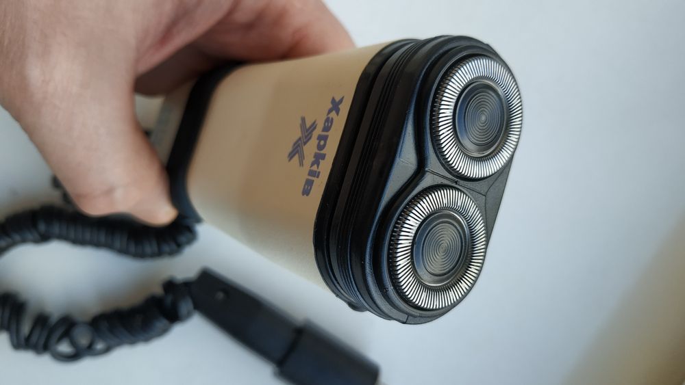 Продам электробритву новую