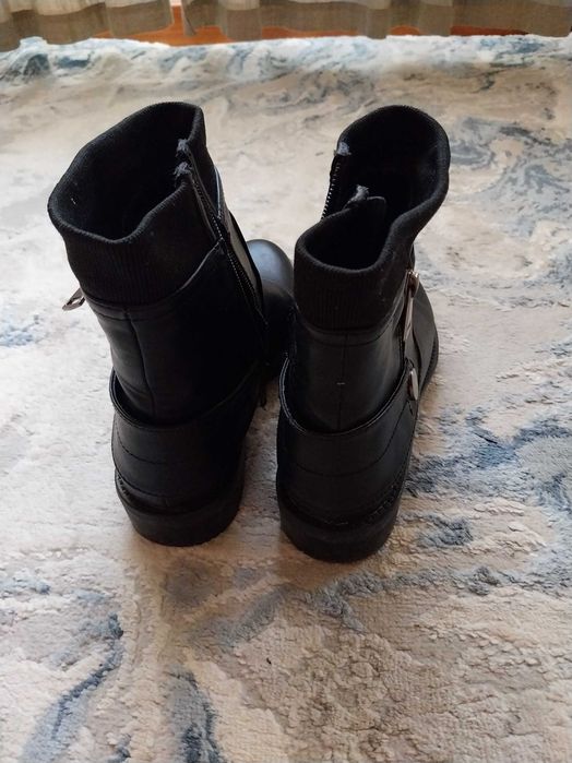 Botas baixas em preto