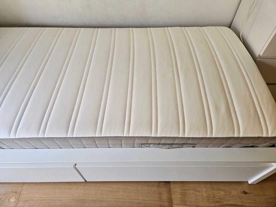 Cama 90x200 + estrado ripas + colchão de molas + caixas de arrumação