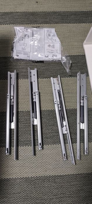 Gavetas brancas IKEA para móvel Besta