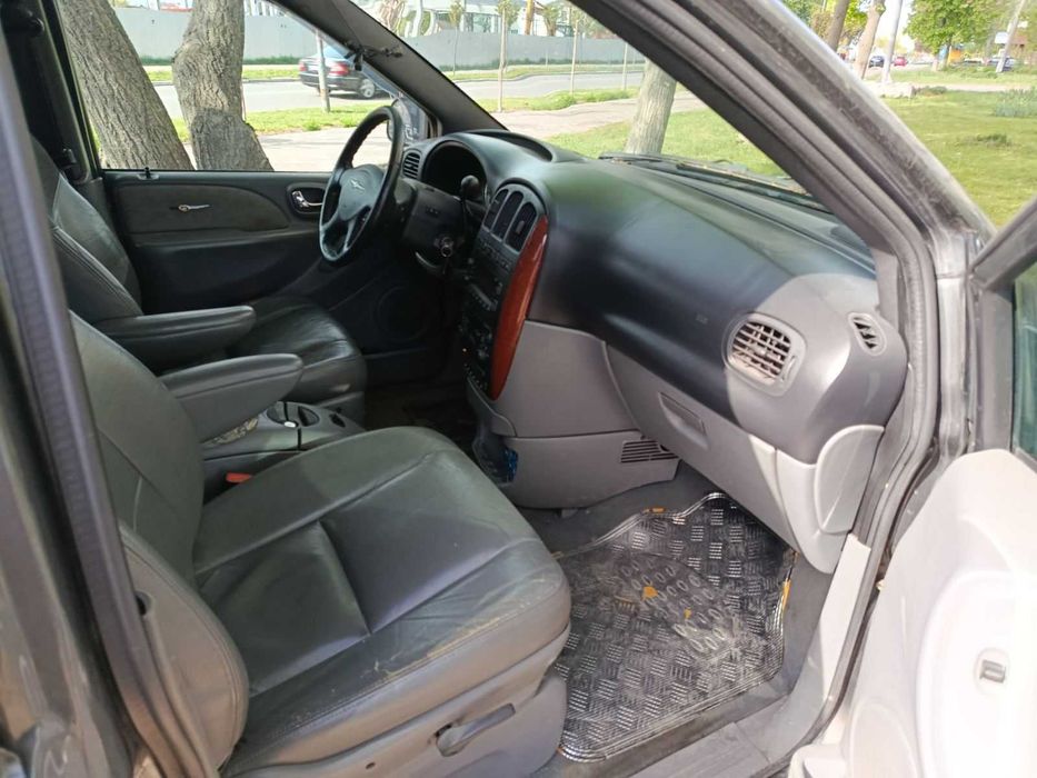 Chrysler Grand Voyager 2004 2,8AT. Добрий стан.