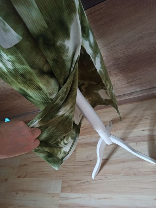 Dopasowana prążkowana sukienka midi r.42/44