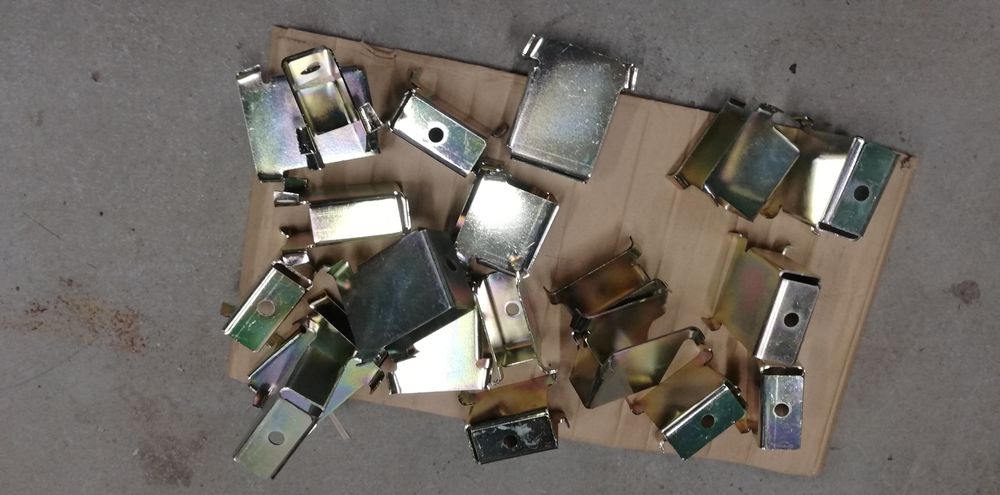 Fiat 126p wspornik zderzaka metalowego chromowanego nowy oryginalny