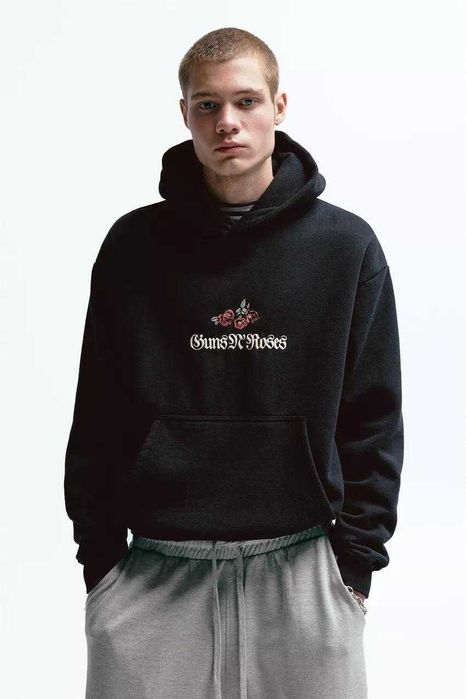Чоловіче чорне худі Pull&Bear Guns N' Roses — Офіційна ліцензійна колекція — Rock Merch череп роза