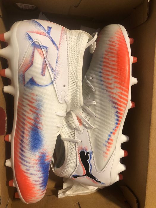 Vende se chuteiras da puma