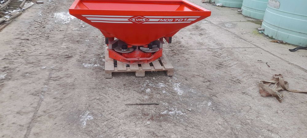 Rozsiewacz nawozow Kuhn