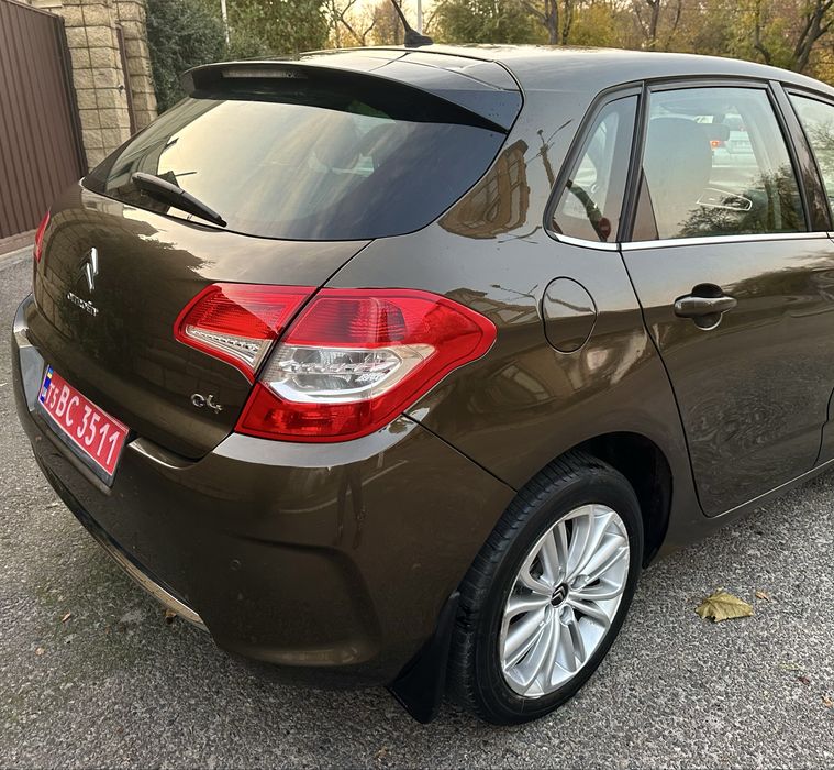 Citroen C4 Сітроен хетчбек  рестайлінг  Ситроен 1,6 дизель