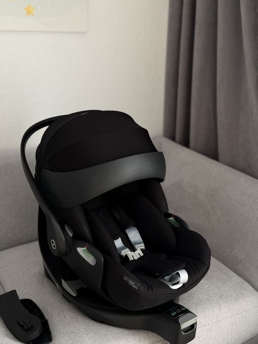 Автокрісло Cybex  + база для автокрісел Cybex