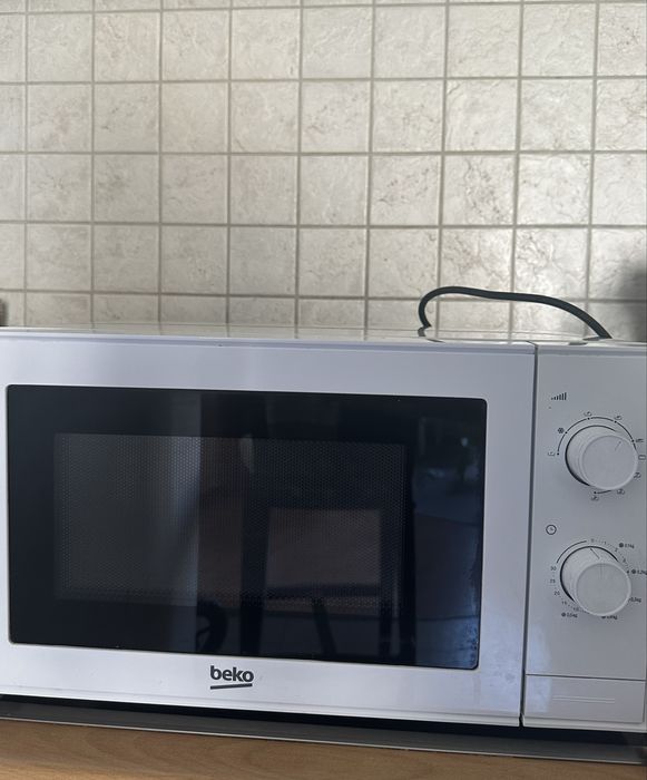 Mikrofalówka kuchenka biała Beko