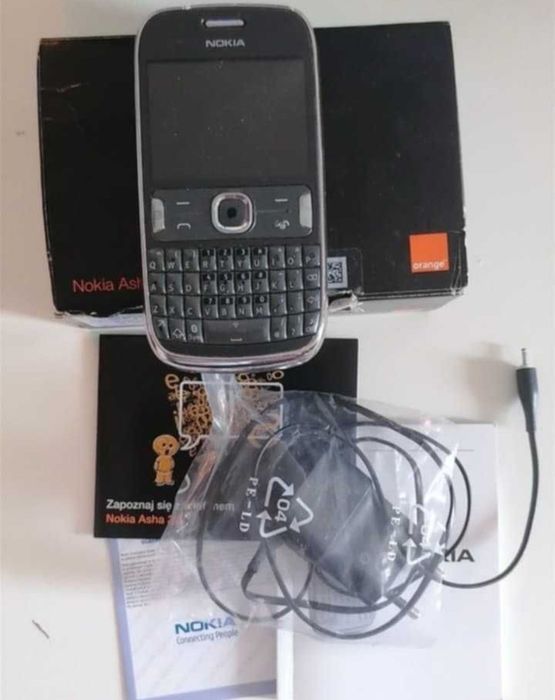Nokia Asha 302 pełen komplet w pudełku.