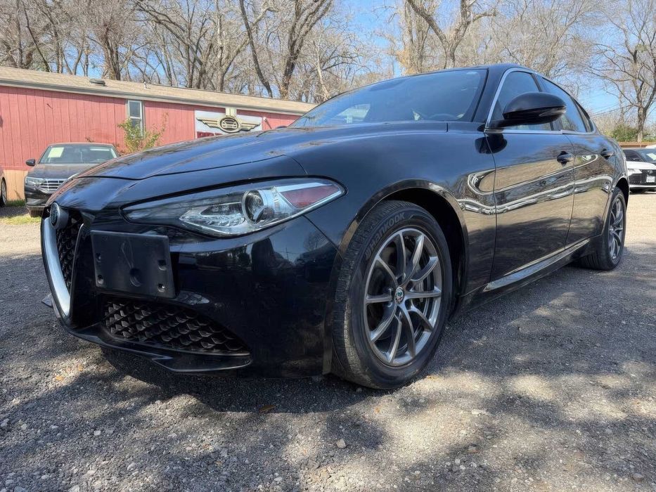 Alfa Romeo Giulia      2018