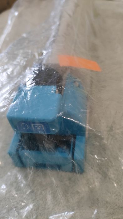 CLT-C808S Синій колір. Без коробка але в плівці новий не розкритий.