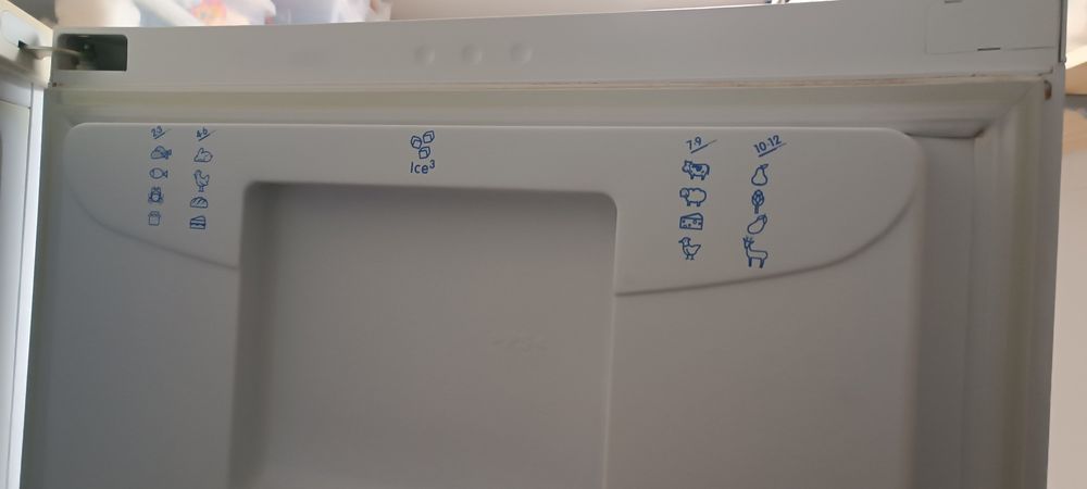 Frigorífico arca  70x70x1.80 Indesit