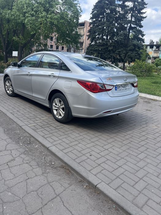 Аренда Nissan sentra 2018г,газ/ бензин , sonata 12г;в Одессе от1недели