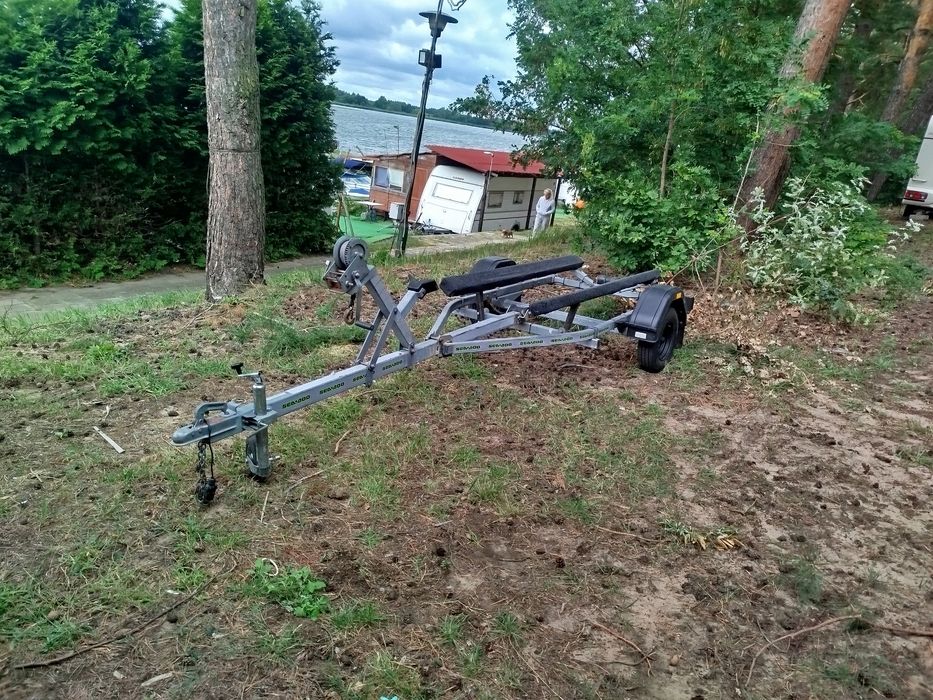 Przyczepa pod skuter wodny