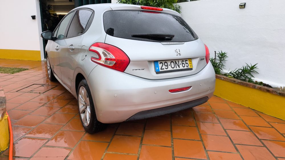 Peugeot 208 como novo