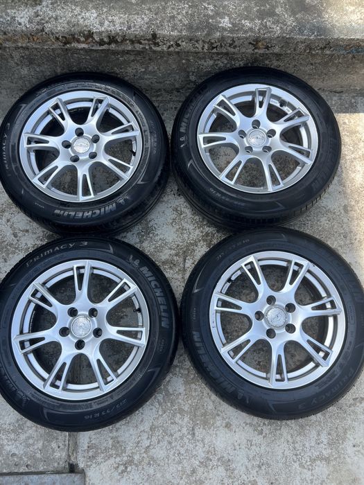Шини с дисками Skoda Seat Audi VAG 215/55 R16 Літо 2015 рік Michelin 80%  5.112 розболтовка