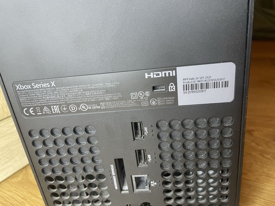 Konsola Xbox Series X + Kontroler