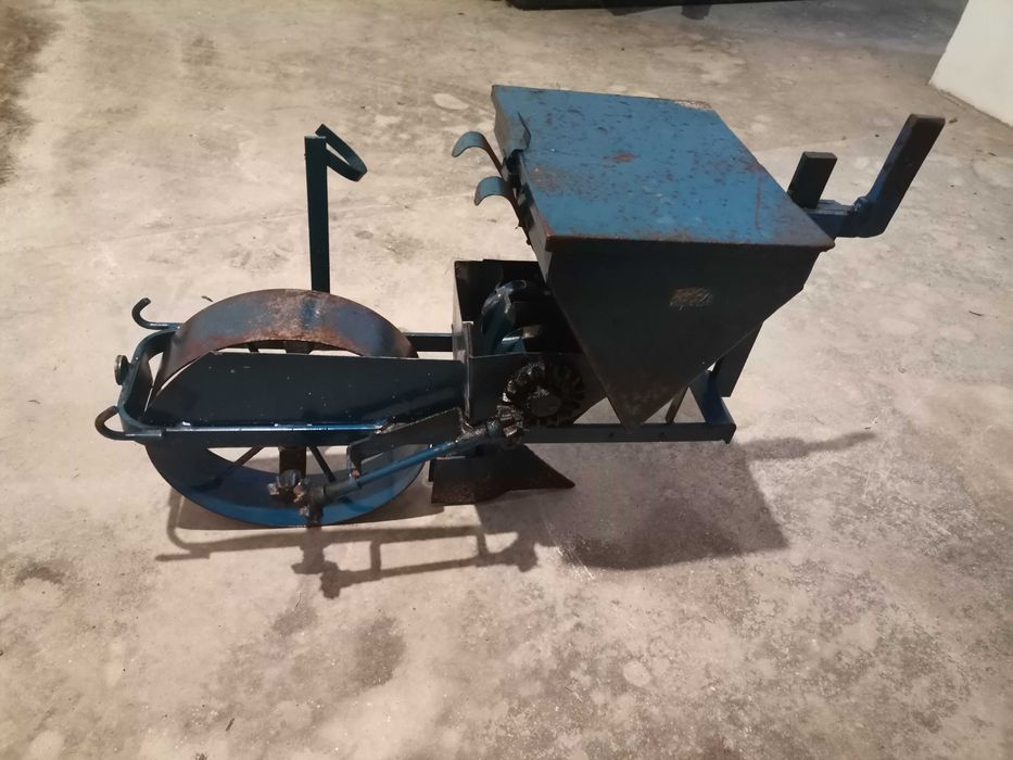 Semeador de milho para motocultivador