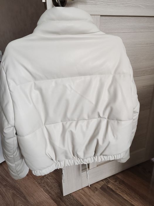 Куртка жіноча...