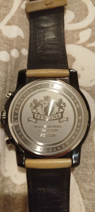 Relógios de homem de várias marcas