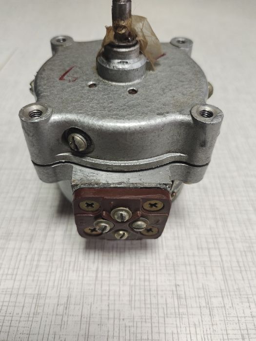 Реверсивный двигатель РД-09