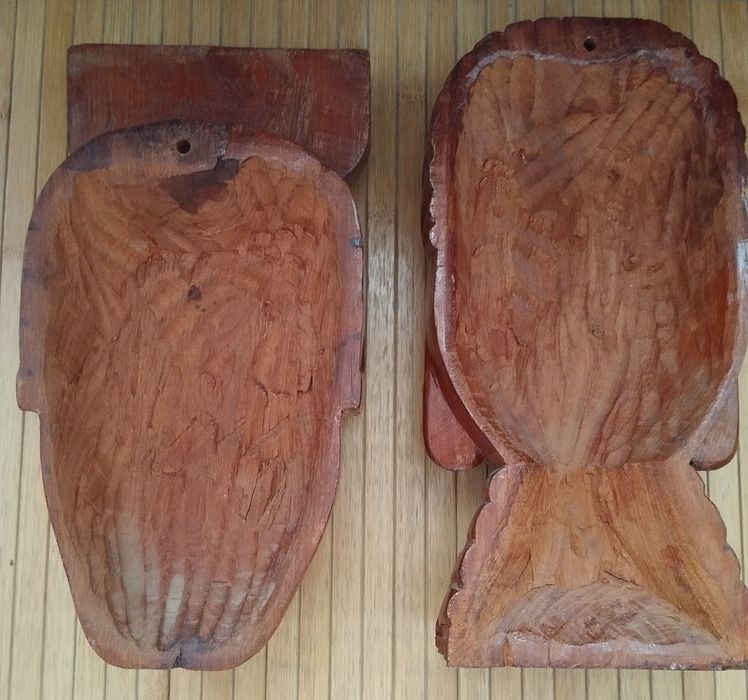 Par de Estatuetas de Madeira