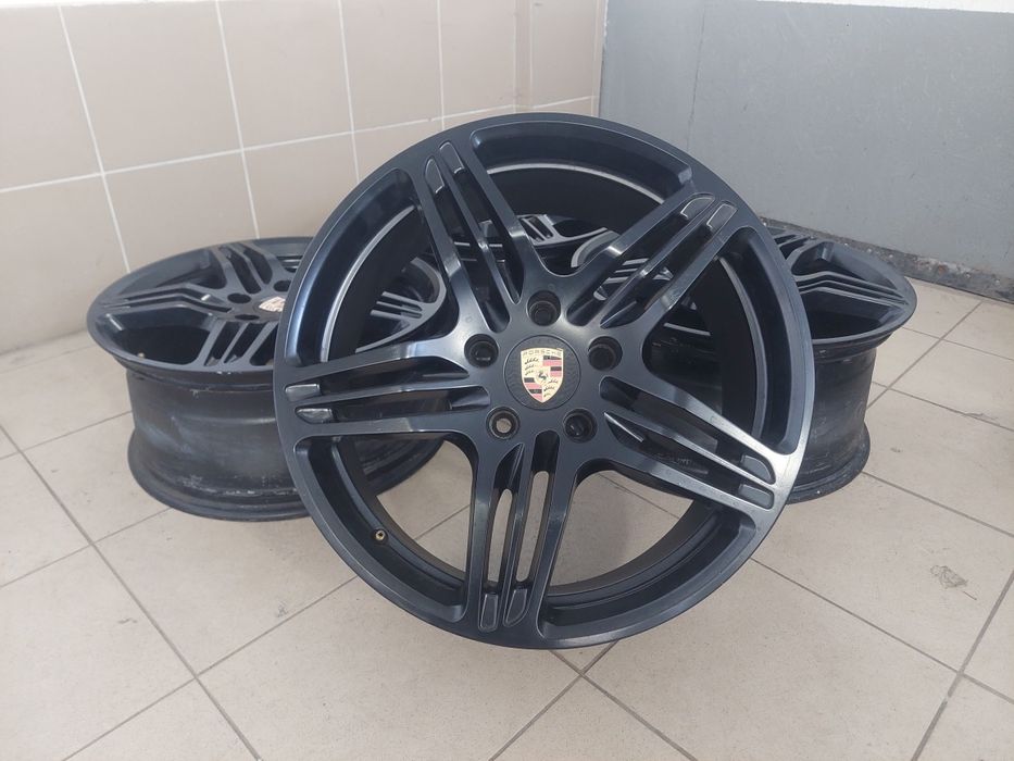 Оригінальні легкосплавні диски Porsche R19 5×130