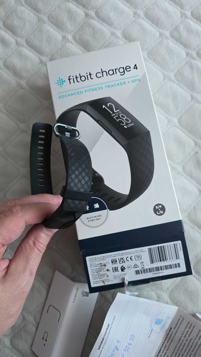 Фітнес браслет трекер Fitbit Charge 4 оригінал комплект