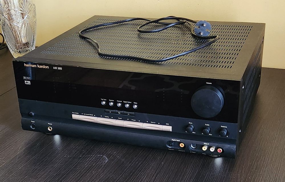 Harman/Kardon AVR 3000 amplituner